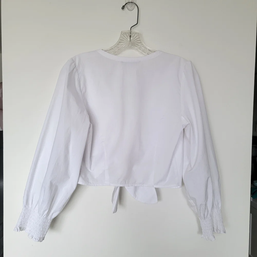 Abercrombie & Fitch White Tie-Front Puff Sleeve Blouse